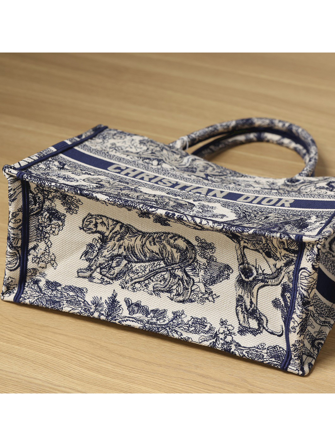 DIOR BookTote Zoo Embroidery Bag blue - Image 4