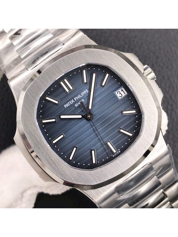 PATEK PHILIPPE Nautilus Automatic Movement with Date Display for Men, Sporty Elegance, Blue Dial, White Case - Image 2