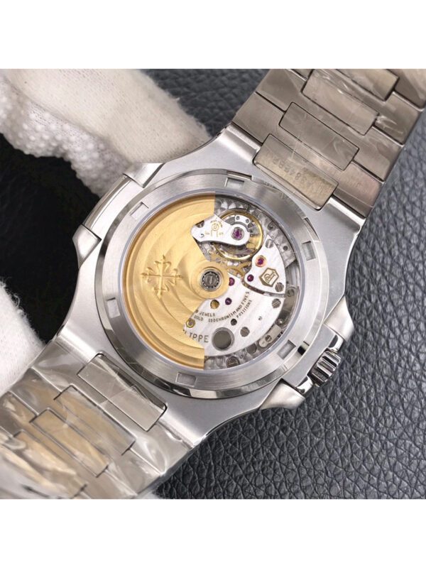 PATEK PHILIPPE Nautilus Automatic Movement with Date Display for Men, Sporty Elegance, Blue Dial, White Case - Image 4