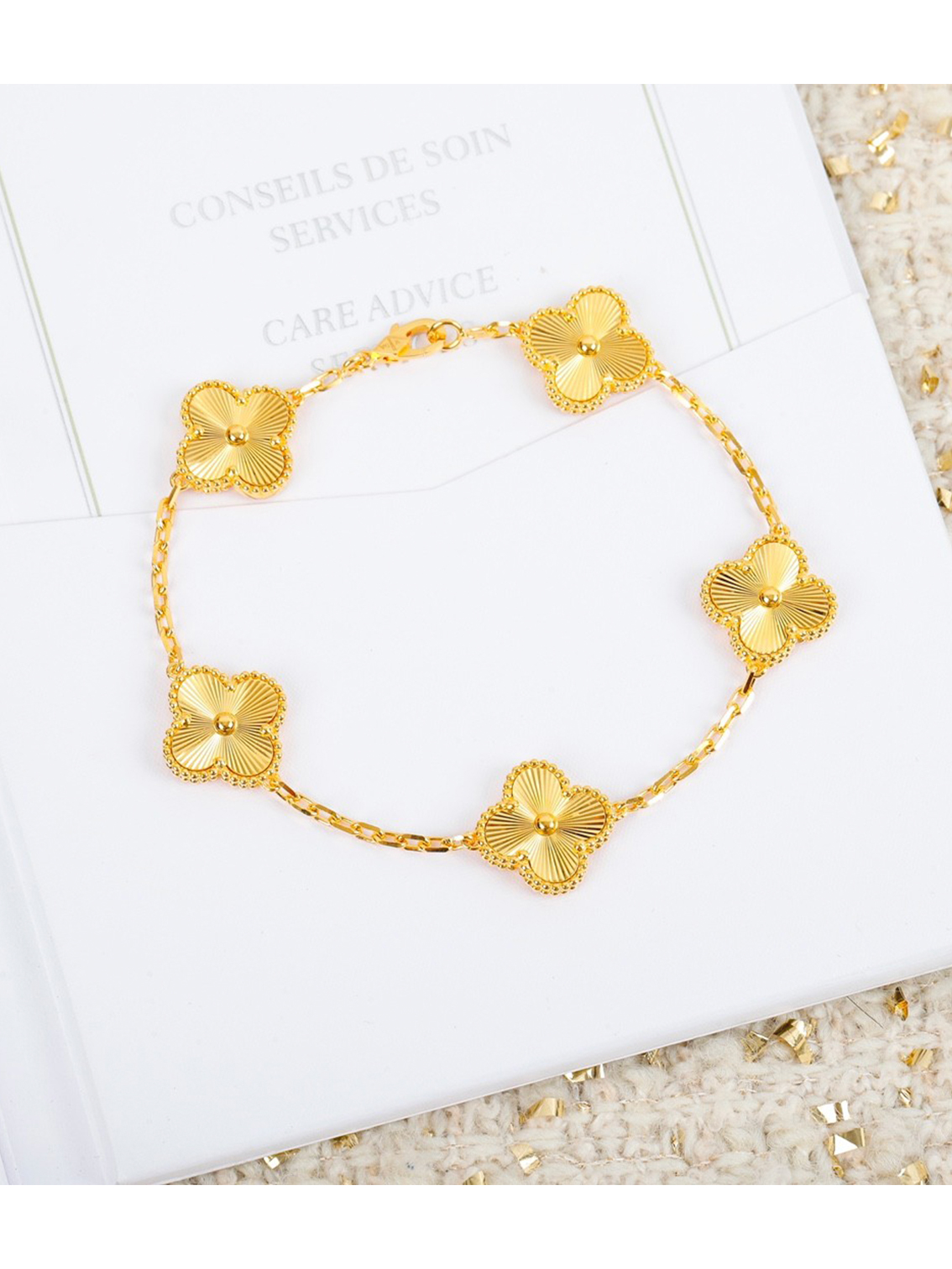 Van Cleef & Arpels Five Flower Five K Gold Bracelet Women's Gold