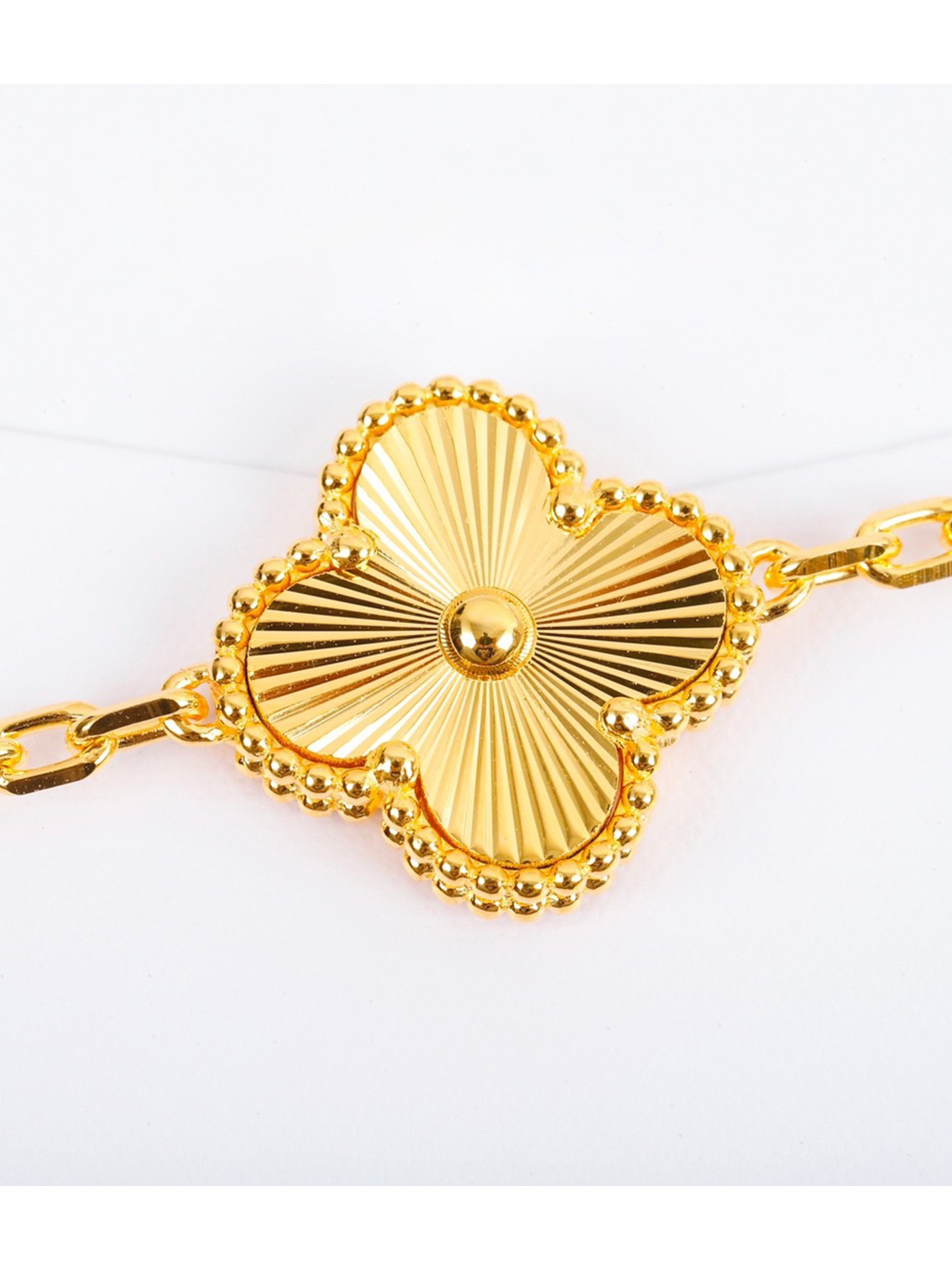 Van Cleef & Arpels Five Flower Five K Gold Bracelet Women's Gold - Image 2