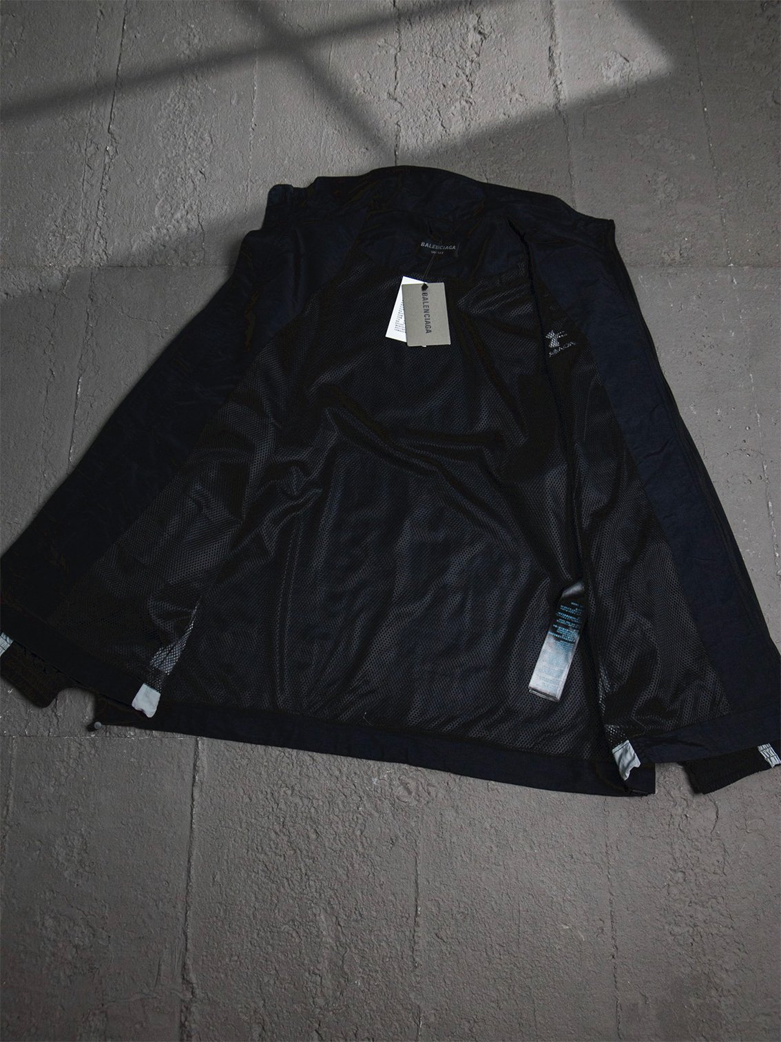 Balenciaga  Under Armour BLCG × UA 25SS 81 cross-border joint stitching embroidery waterproof jacket jacket - Image 4