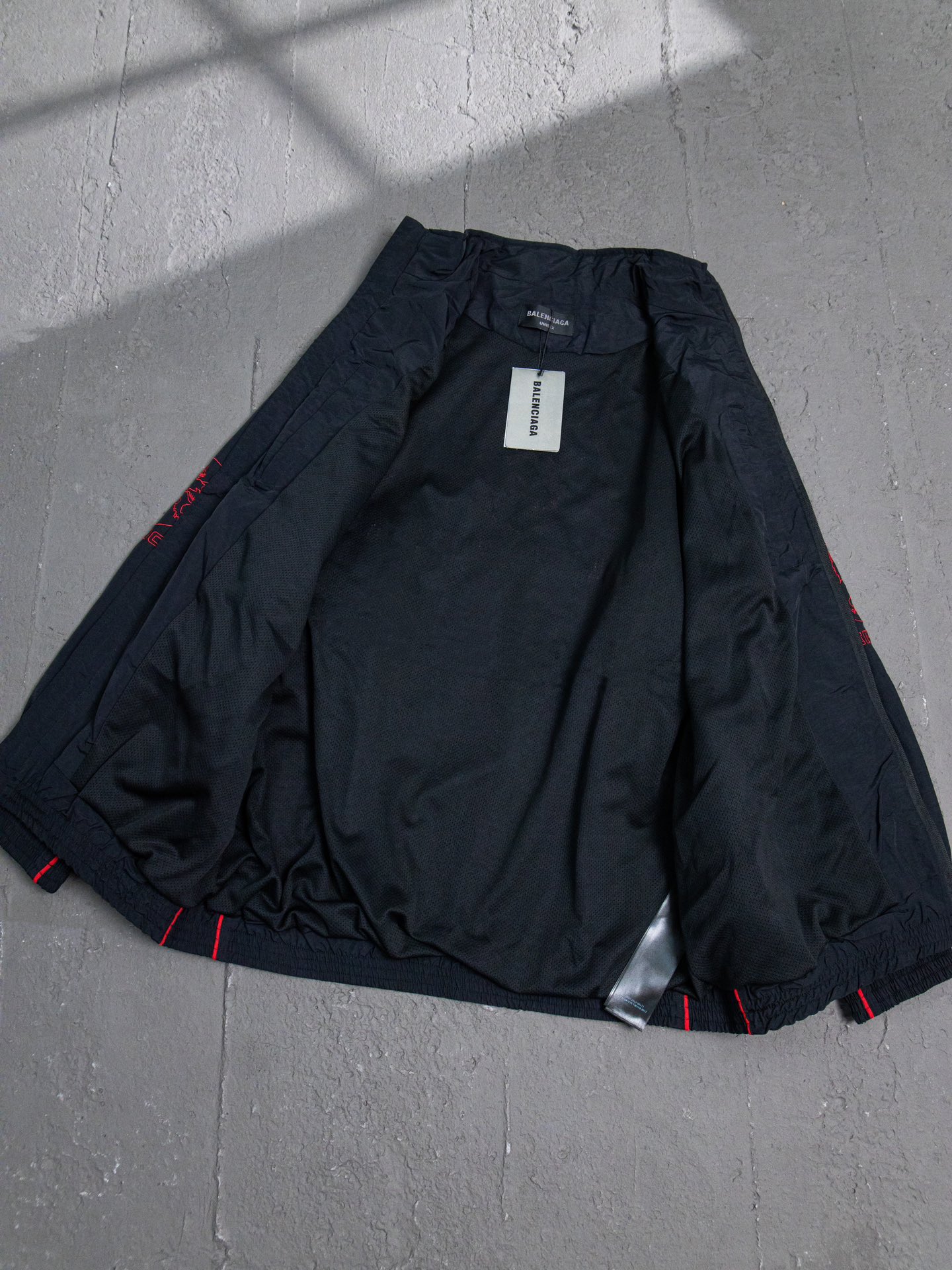 Balenciaga BLCG 25SS 79 Red Stripe Manchester United Embroidered Tracksuit Jacket - Image 4