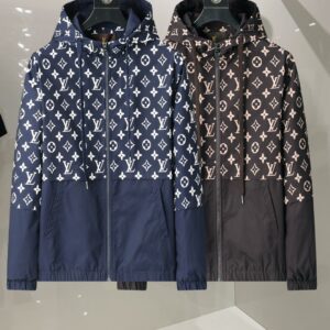Louis Vuitton Lv 25's latest men's jacket, the color combination is classic and youthful, reshaping the new design style and showing a bold and confident brand design concept.