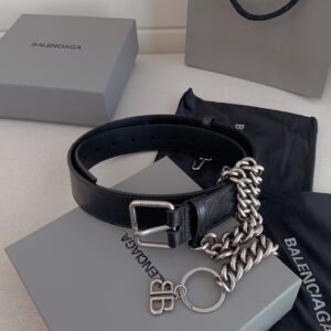 Balenciaga's popular belt, also worn by celebrities