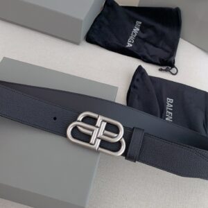 Balenciaga's popular belt, also worn by celebrities