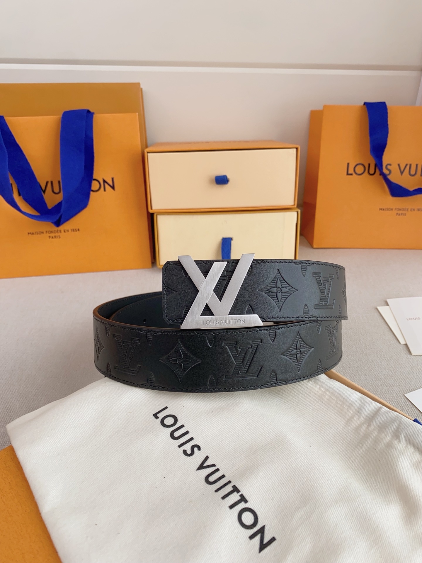 Lv men's business casual belt - Image 4